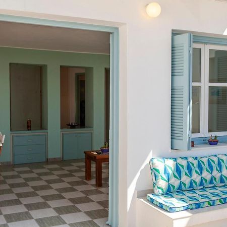 Emily'S Suites Adamantas  Buitenkant foto
