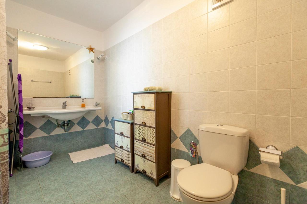 Emily'S Suites Adamantas  Buitenkant foto