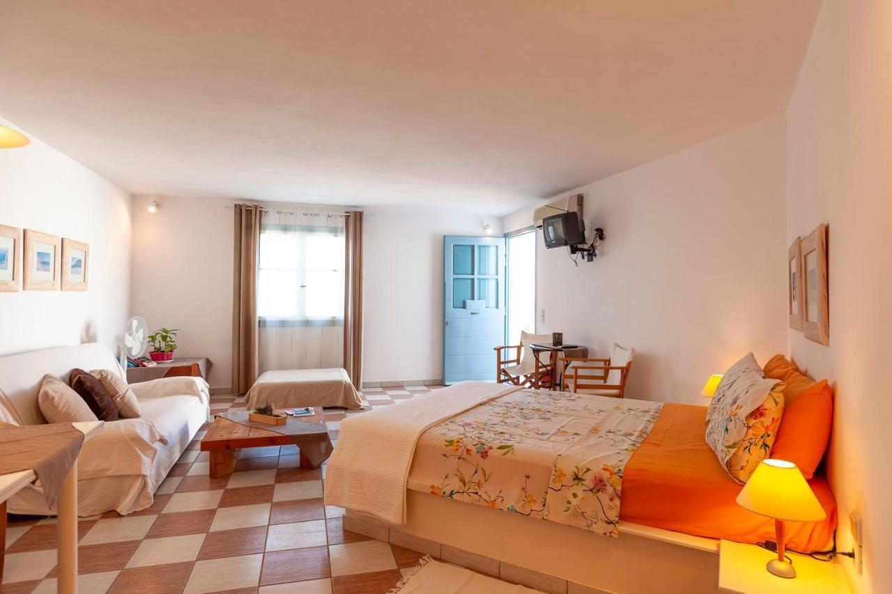Emily'S Suites Adamantas  Buitenkant foto