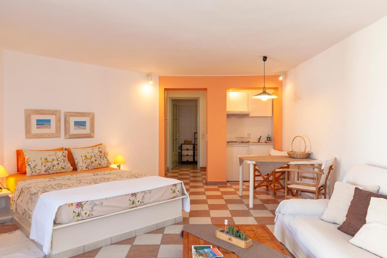 Emily'S Suites Adamantas  Buitenkant foto
