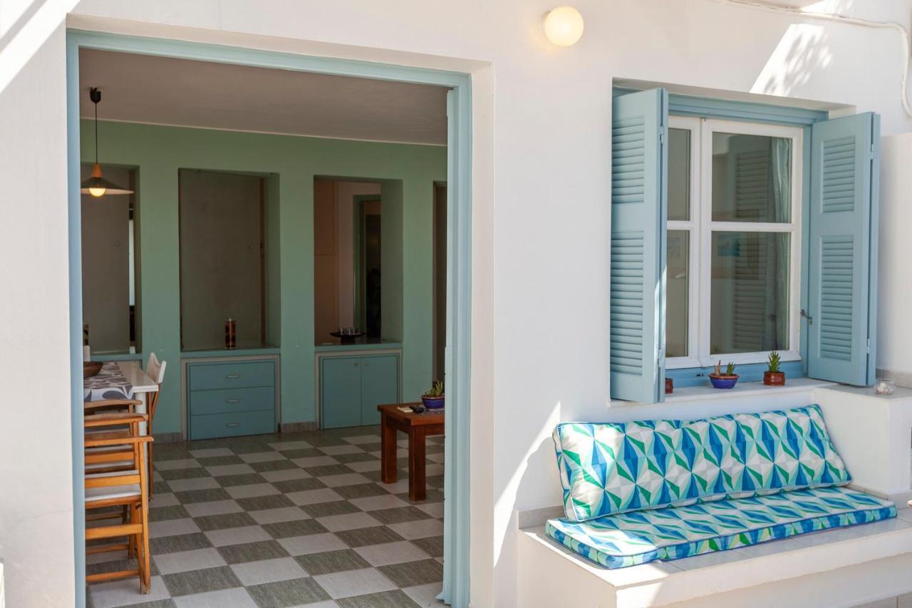 Emily'S Suites Adamantas  Buitenkant foto