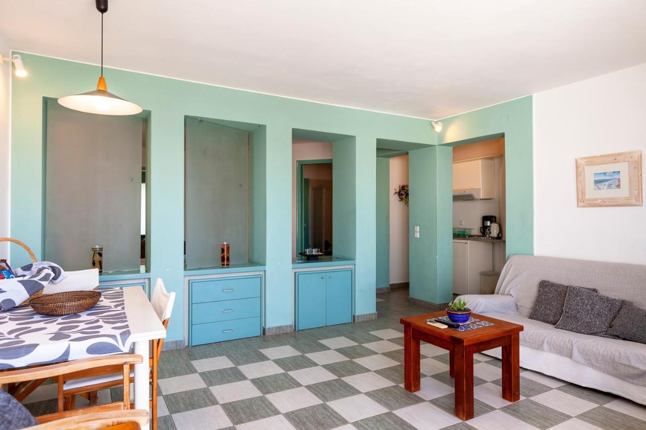 Emily'S Suites Adamantas  Buitenkant foto