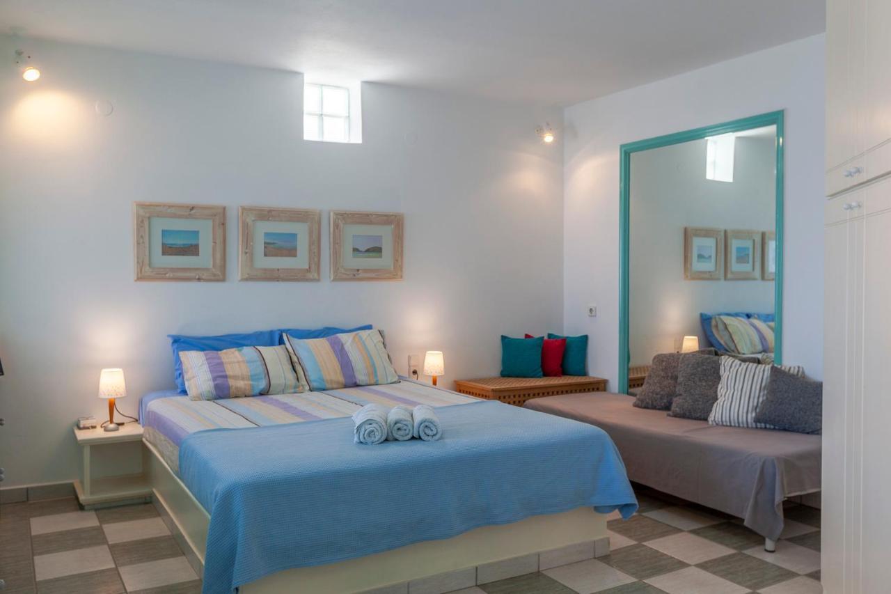 Emily'S Suites Adamantas  Buitenkant foto