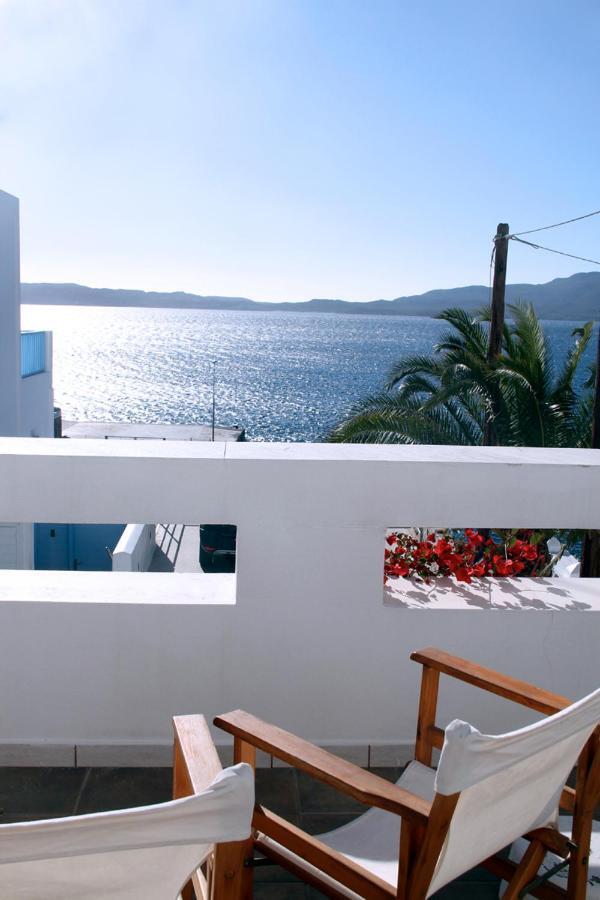 Emily'S Suites Adamantas  Buitenkant foto