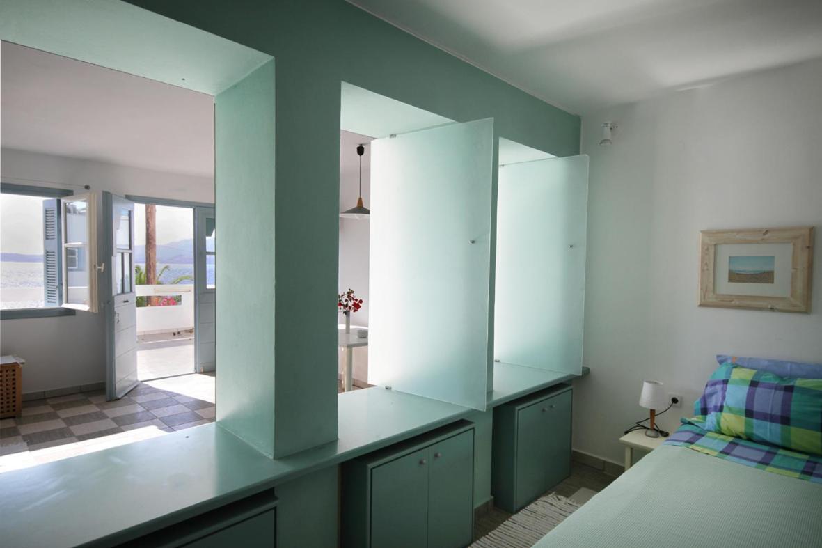 Emily'S Suites Adamantas  Buitenkant foto