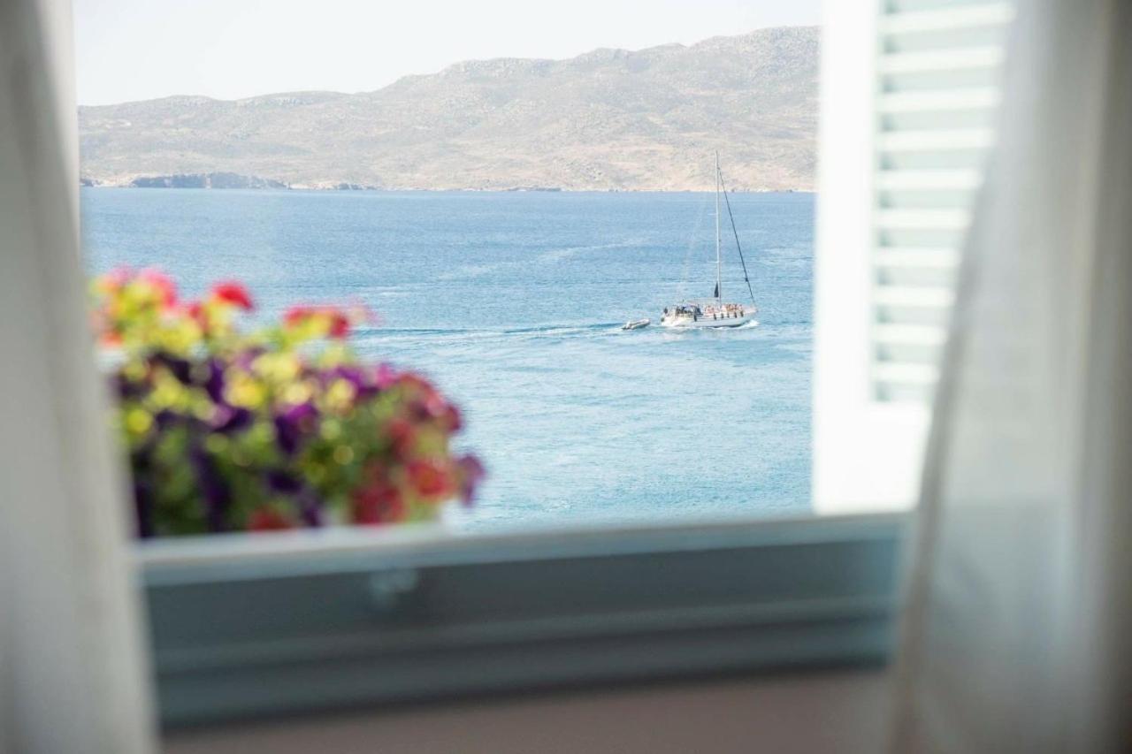 Emily'S Suites Adamantas  Buitenkant foto