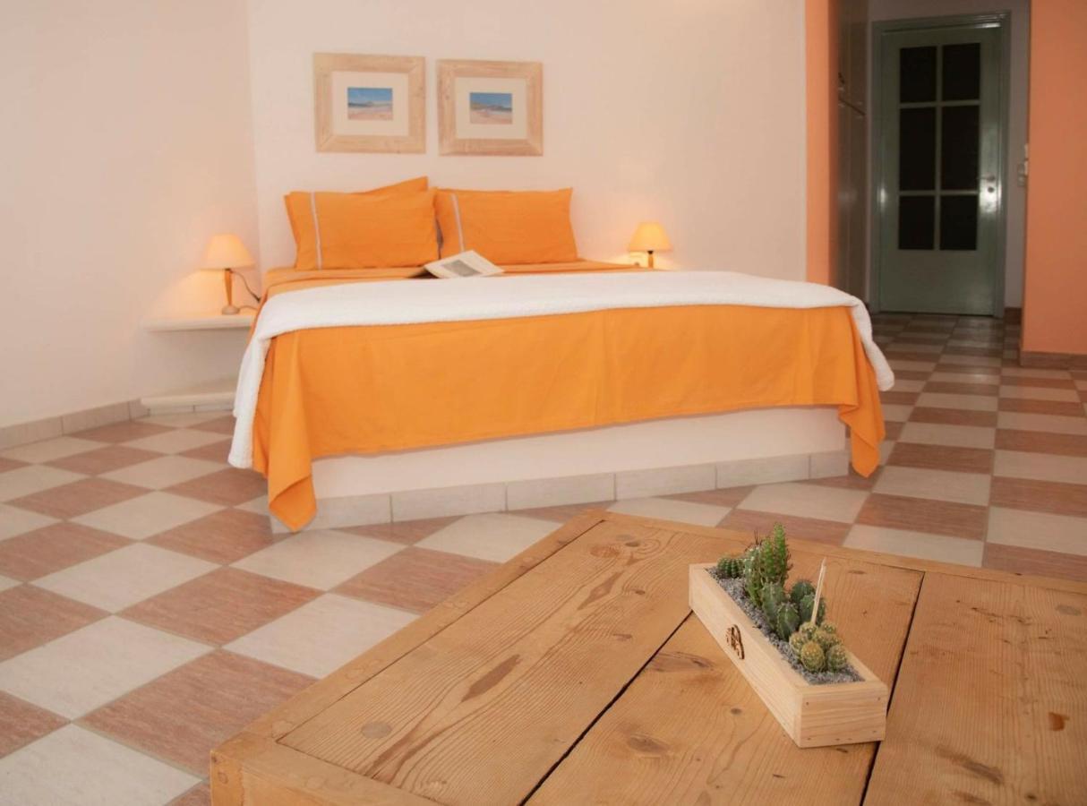 Emily'S Suites Adamantas  Buitenkant foto