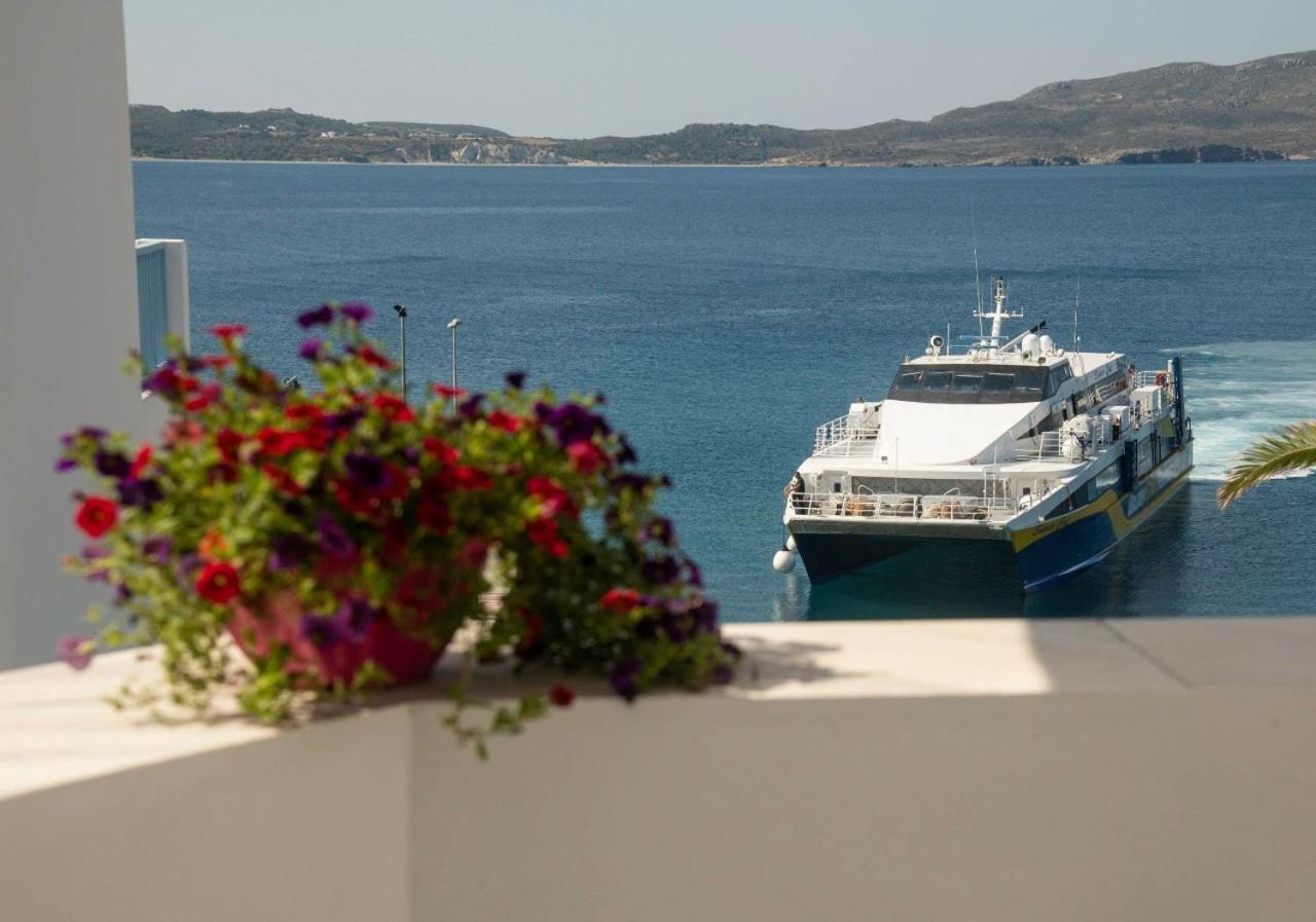 Emily'S Suites Adamantas  Buitenkant foto