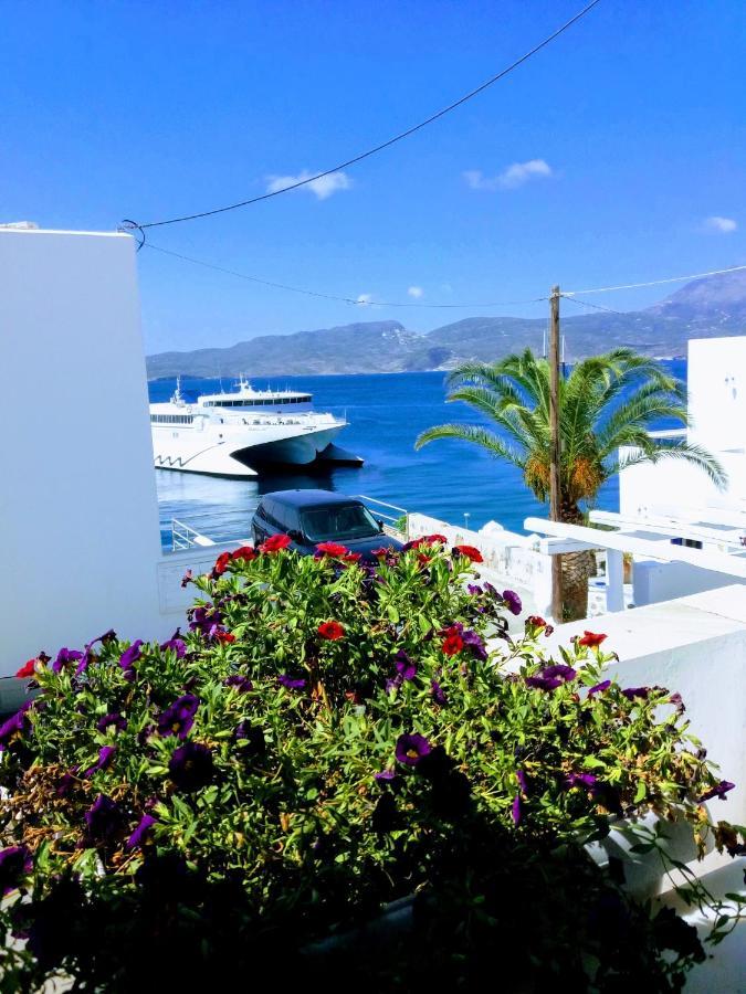 Emily'S Suites Adamantas  Buitenkant foto