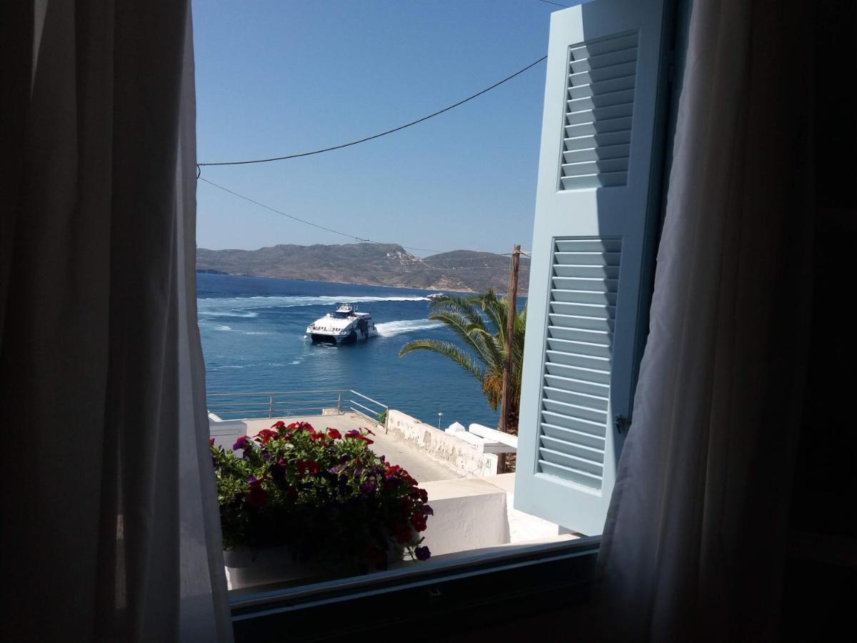 Emily'S Suites Adamantas  Buitenkant foto