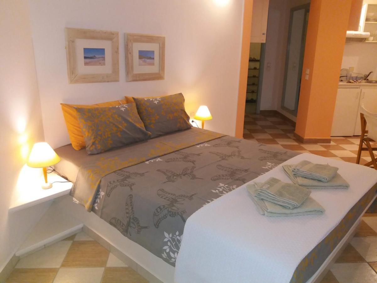 Emily'S Suites Adamantas  Buitenkant foto