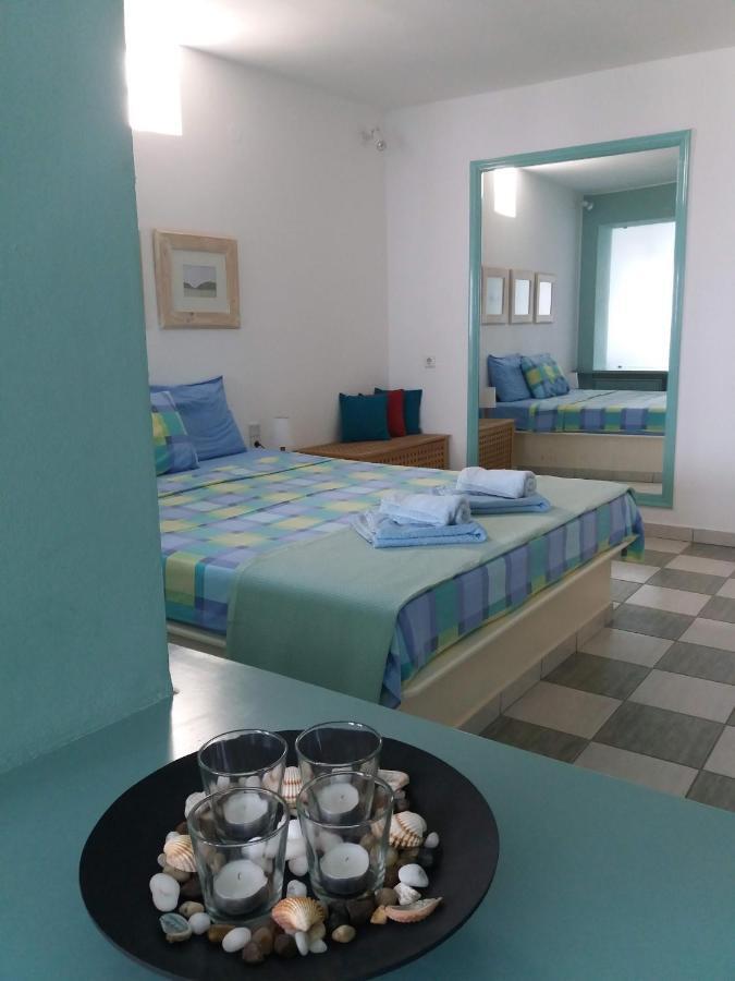 Emily'S Suites Adamantas  Buitenkant foto