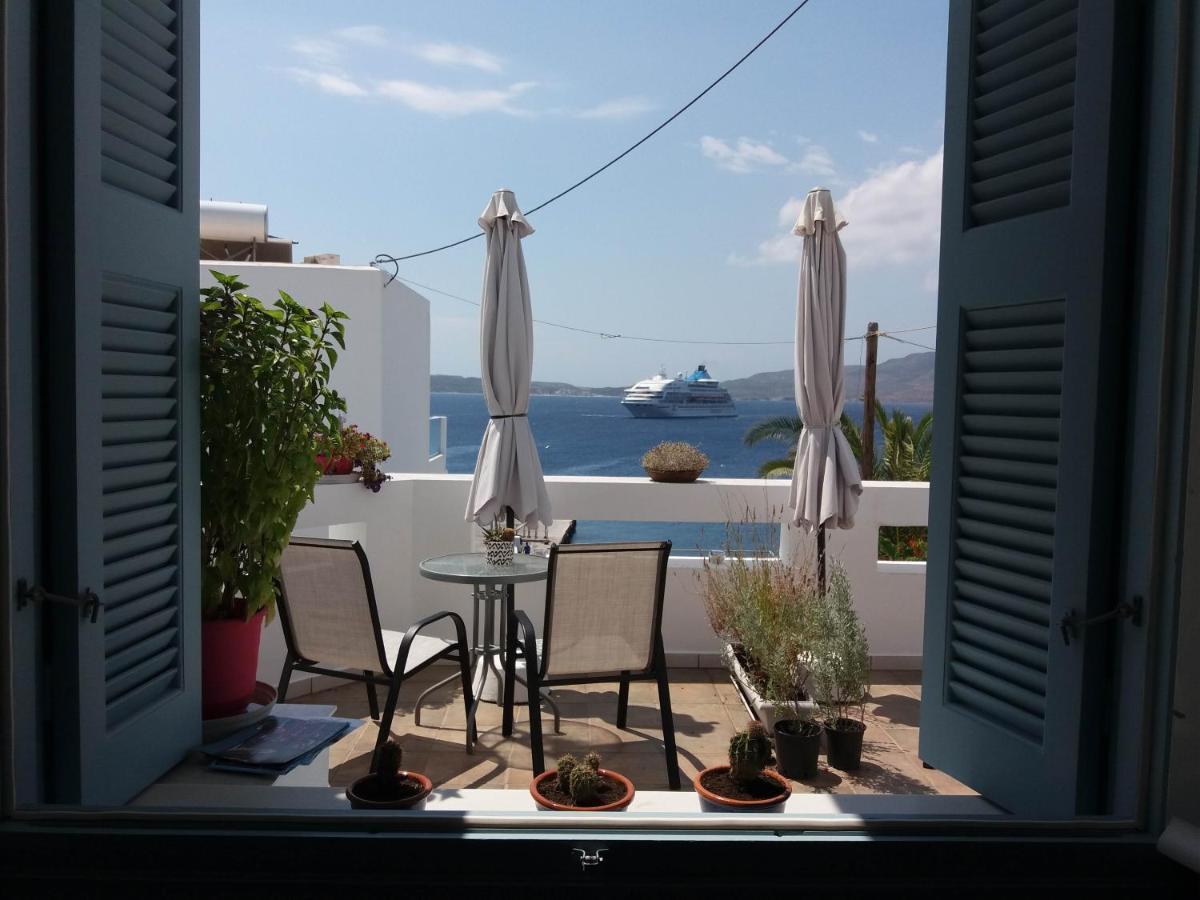 Emily'S Suites Adamantas  Buitenkant foto