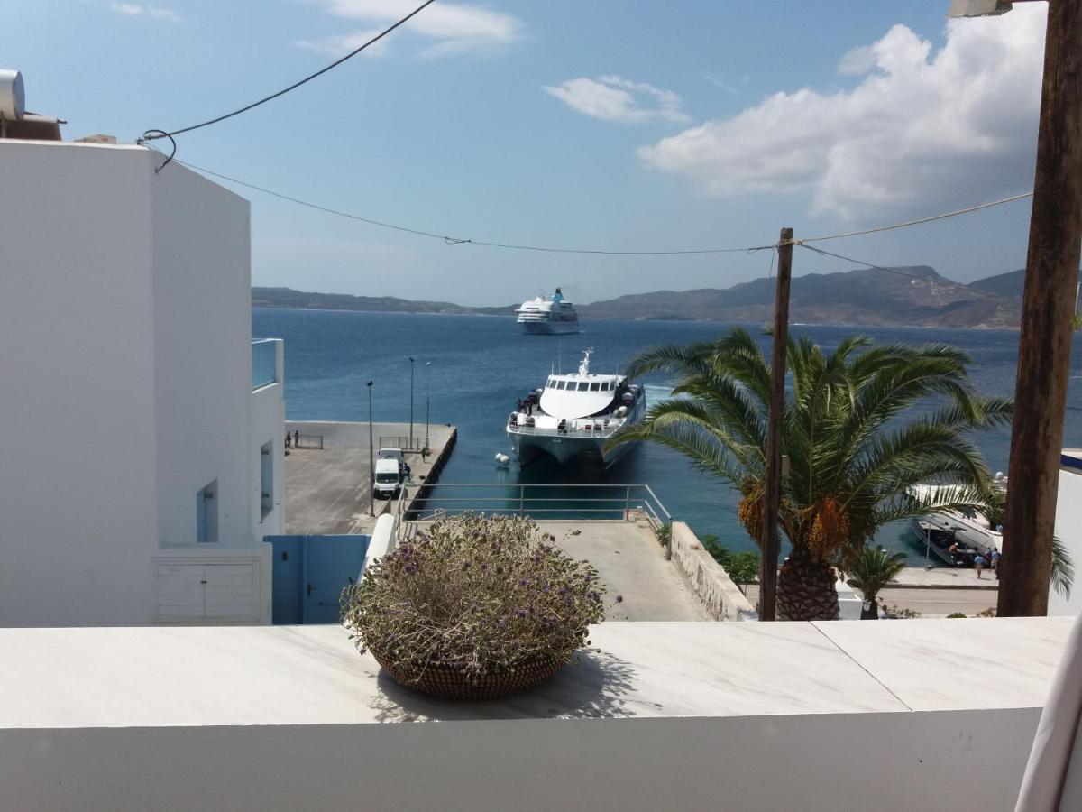 Emily'S Suites Adamantas  Buitenkant foto