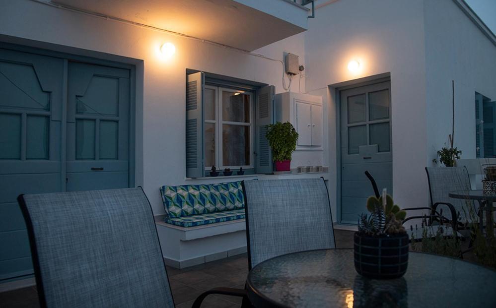 Emily'S Suites Adamantas  Buitenkant foto