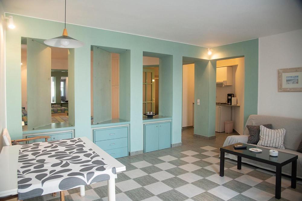 Emily'S Suites Adamantas  Buitenkant foto