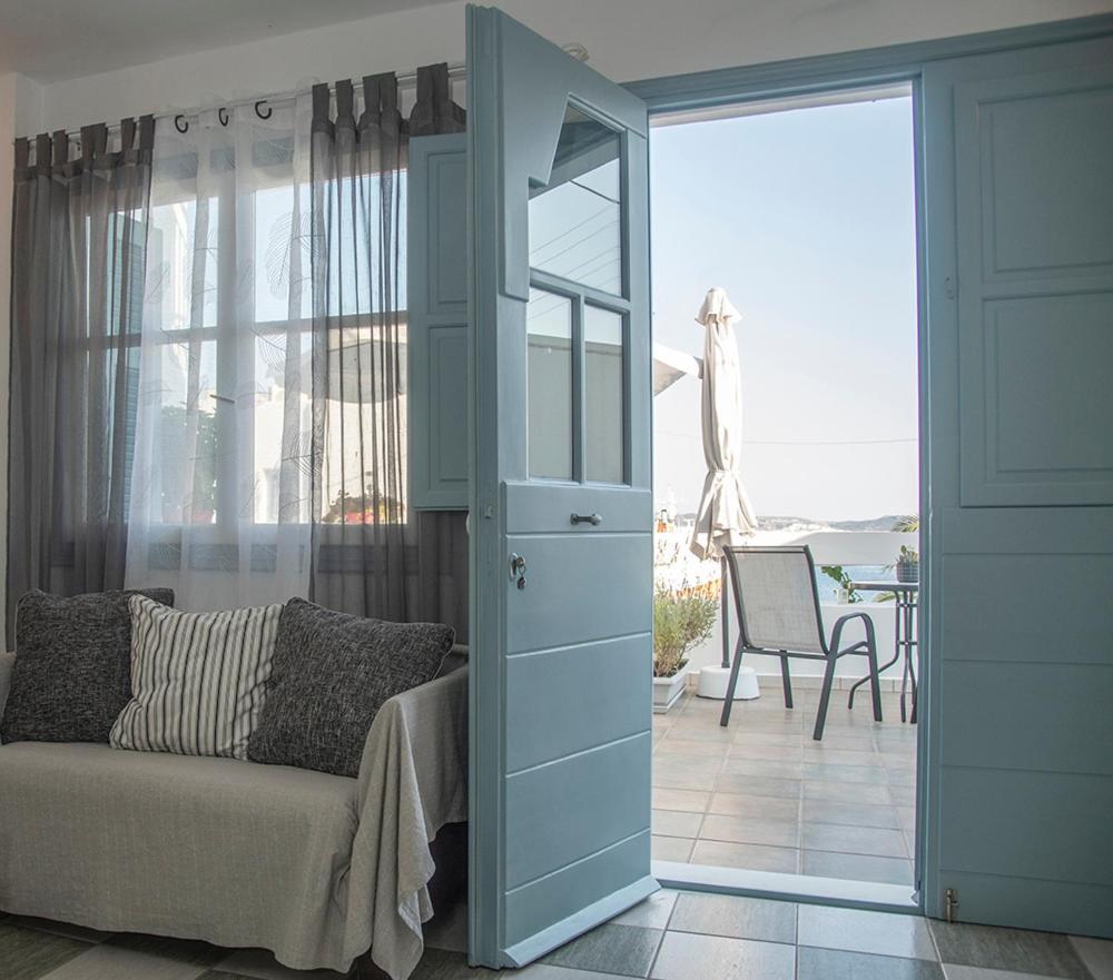 Emily'S Suites Adamantas  Buitenkant foto